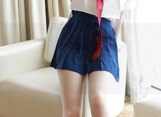 模范学院 – 她的甜心美图里，彷彿有糖果的香气，壁纸背景下的果儿Victoria太会了！