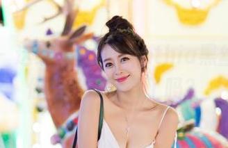 爱蜜社 – 这组杨紫嫣Cynthia黑丝写真，你准备好下载了吗？