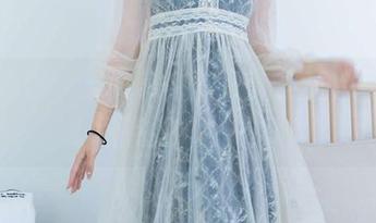 物恋传媒 – 当然菜菜的女仆写真，背后绝对没有深意……吧？