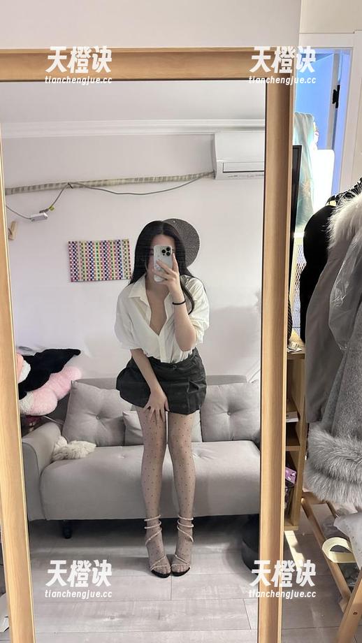 玫桃泡芙 微密圈 - 玫桃泡芙的美图,壁纸也能有这种‘纯欲’吗?