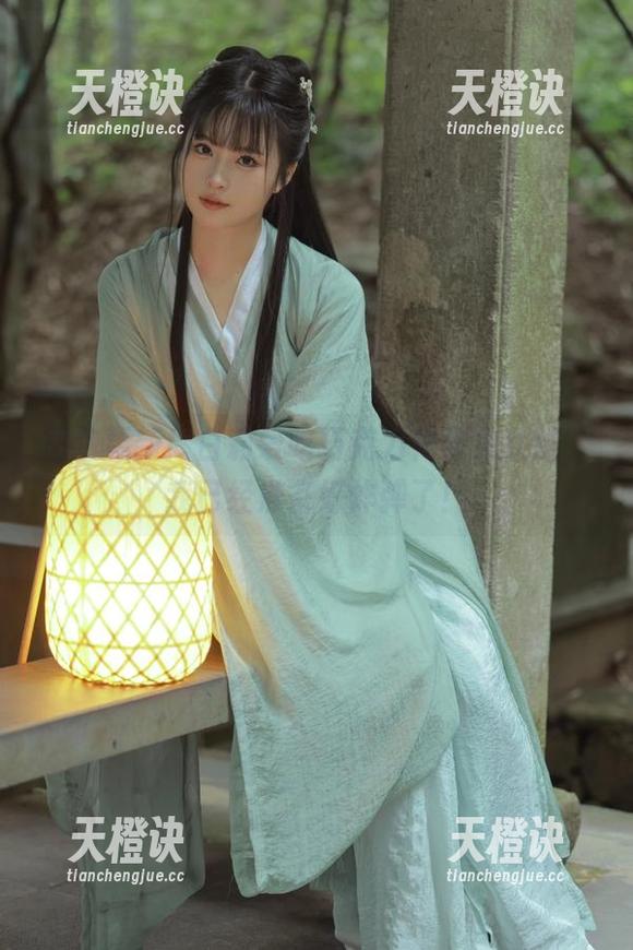 图包更新！白莉爱吃巧克力化身兔女郎，我已经准备好炸弹了！