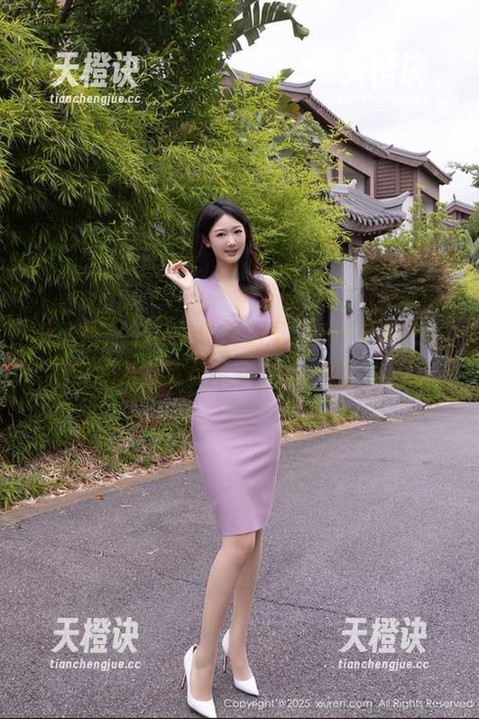 秀人网-狐小妖Baby 秀人网 - 在特殊的厨房里,狐小妖Baby的厨娘角色免费图集,唔…我好奇了。