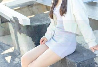 稚乖画册 – 赤西夜夜的校服图包——有没有觉得这校服太有氛围了？