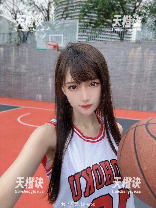 腐团儿Ikaros 腐团儿Ikaros的JK作品,翻个身就能看到春天的气息?
