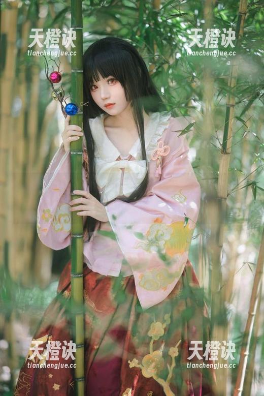 说说花柒Hana的女孩写真：是我眼花，还是她真的可以好看成这样？
