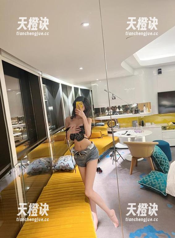 葛征 微密圈 - 这就是葛征的黑丝修女写真集,分享一份“不那么严肃”的宗教体验。