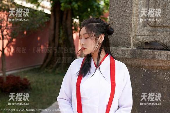 蜜桃社-E杯奶茶 蜜桃社 - E杯奶茶与黑色的华丽撞击,原图分享,像一出莫名的戏剧观众,总是有反转。