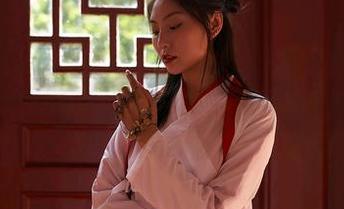 蜜桃社 – 全新圣诞图集上线，Gina的衣橱比圣诞树还丰富！