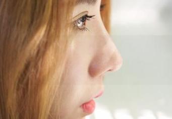 蜜桃社 – 看到佩琦Pinky的女仆写真，我对壁纸的定义又刷新了