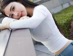 蜜桃社 – 看完真希的油亮摄影，心里只有一个问题：要怎么才能也油亮起来？