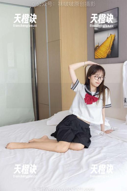 袜啵啵 - 小淳的美腿，图库里的绝美瞬间，分享给朋友们？大家会不会想太多？