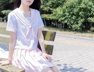 袜啵啵 – 花絮版黑色美甲？稚予的自拍技艺还真不简单，图集见证！