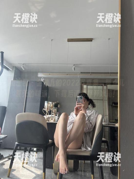 微密圈 - 金希儿的2022写真集，带点儿夏天的味道，下载后请勿打开冰箱！
