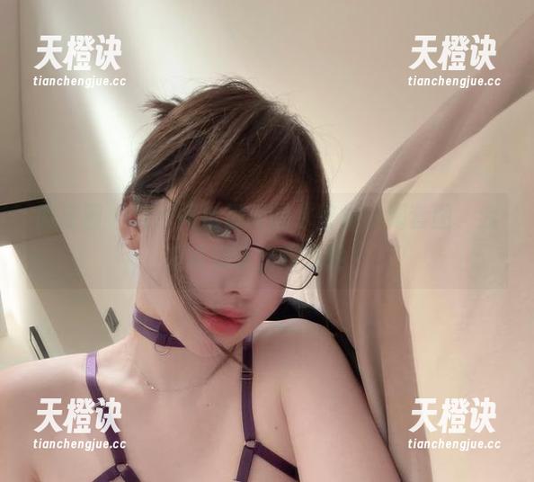 阿色 微密圈 - 看到阿色最新的水蜜桃沙漏套图,我差点没认出这是她!