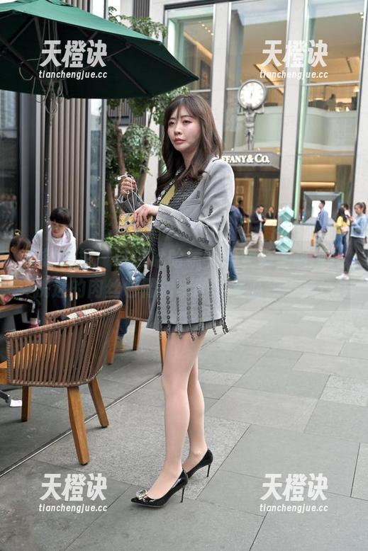 魔镜街拍-萌宝儿 魔镜街拍 - 试试哈哈镜下的变装,萌宝儿挑选的肉丝包臀裙美图图集必须一看!